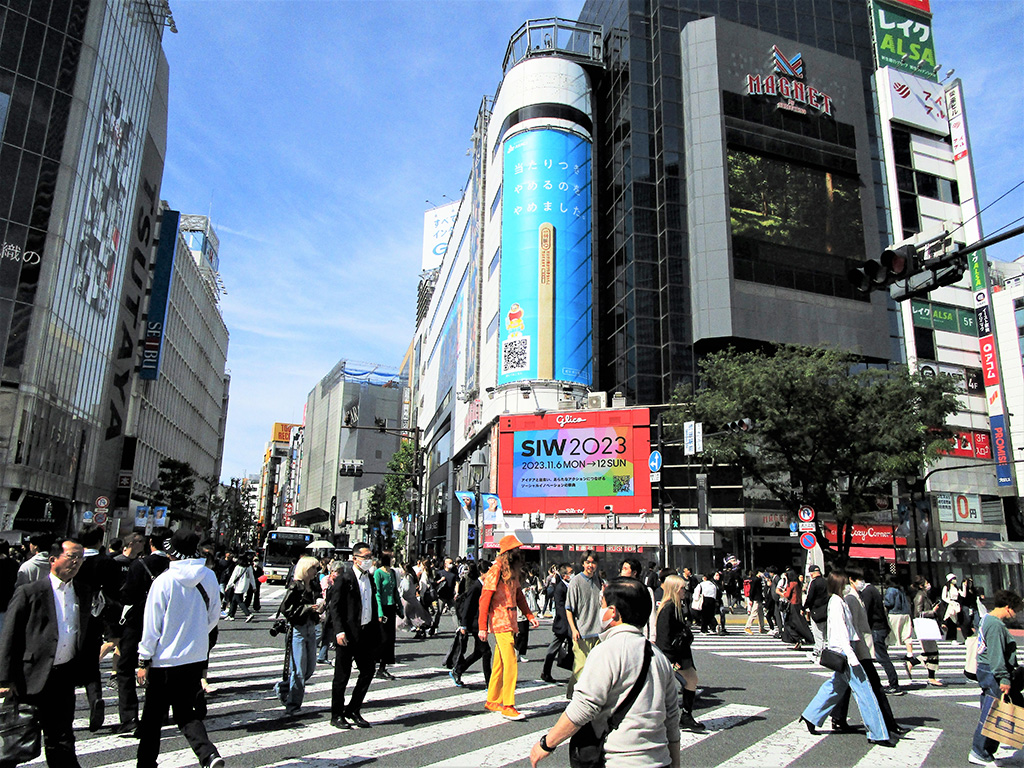 0509グリコ-1 渋谷の街頭ビジョンでの展開がはじまりました！